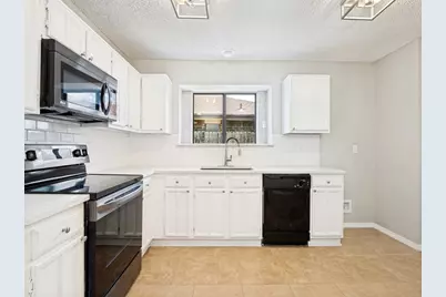 2654 Carrington Lane, Grand Prairie, TX 75052 - Photo 13