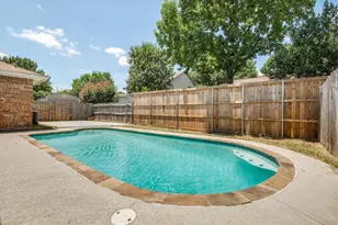 2654 Carrington Ln, Grand Prairie, TX 75052 - Photo 23