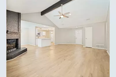 2654 Carrington Lane, Grand Prairie, TX 75052 - Photo 5