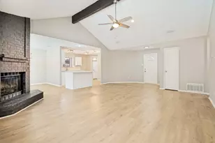 2654 Carrington Ln, Grand Prairie, TX 75052 - Photo 5