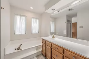 1633 Saxon Dr, Bedford, TX 76021 - Photo 21