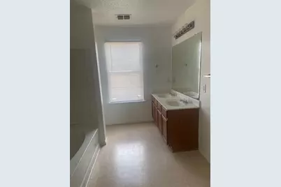 14860 Bell Manor Court, Balch Springs, TX 75180 - Photo 17
