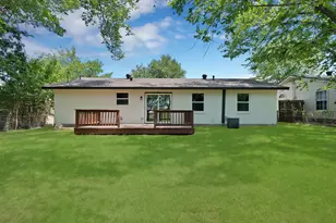 12624 Spring Branch Dr, Balch Springs, TX 75180 - Photo 23