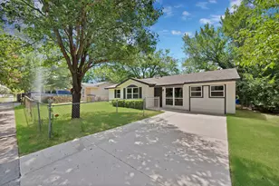 12624 Spring Branch Dr, Balch Springs, TX 75180 - Photo 3