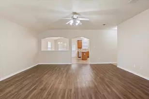 6537 Mundo Dr, Waco, TX 76712 - Photo 9