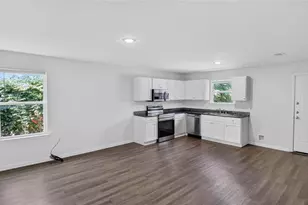 2128 R. W. Bivens Ln, Fort Worth, TX 76105 - Photo 9
