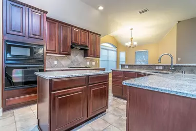 5512 Glenview Lane, The Colony, TX 75056 - Photo 11