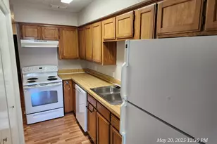 429 SW Thomas St, Burleson, TX 76028 - Photo 9