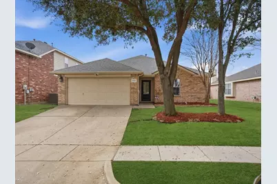 1039 Wood Brook Drive, Grand Prairie, TX 75052 - Photo 5