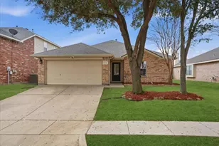 1039 Wood Brook Dr, Grand Prairie, TX 75052 - Photo 5