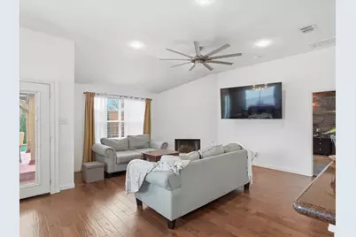 1039 Wood Brook Drive, Grand Prairie, TX 75052 - Photo 7