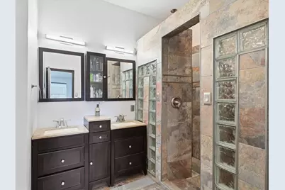1039 Wood Brook Drive, Grand Prairie, TX 75052 - Photo 19