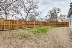 908 E Decatur St, Ennis, TX 75119 - Photo 19