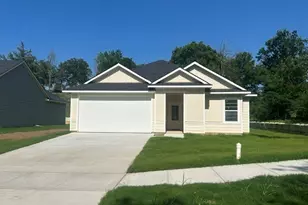 1322 S Chandler Ave, Denison, TX 75020 - Photo 1