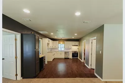 101 N Hubbard Street, Alvord, TX 76225 - Photo 3