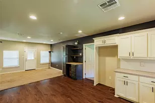 101 N Hubbard St, Alvord, TX 76225 - Photo 5