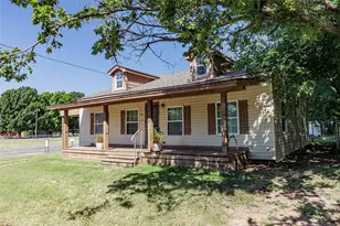 101 N Hubbard St, Alvord, TX 76225 - Photo 1