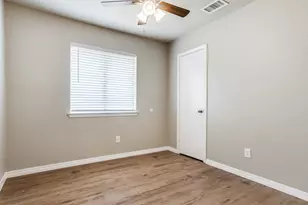 3000 Hilltop Dr, Euless, TX 76039 - Photo 9