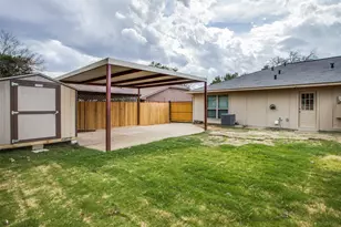 3000 Hilltop Dr, Euless, TX 76039 - Photo 13
