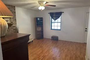 800 Pine Mountain Dr, Burleson, TX 76028 - Photo 13