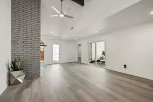 6215 Post Oak Terrace, Fort Worth, TX 76112 - Photo 17