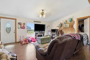 9132 Windmill Ct W, Cleburne, TX 76033 - Photo 9