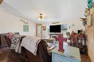 9132 Windmill Ct W, Cleburne, TX 76033 - Photo 7