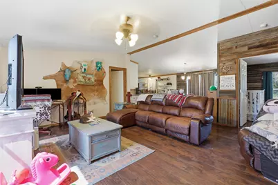 9132 Windmill Court W, Cleburne, TX 76033 - Photo 5