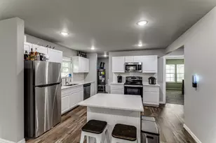 2805 Springdale Rd, Fort Worth, TX 76111 - Photo 9