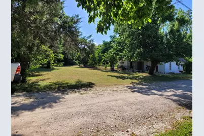 909 Ivan Road, Waco, TX 76706 - Photo 9