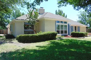 2503 Vanderbilt Ct, Rowlett, TX 75088 - Photo 3