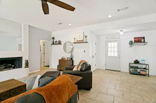 909 Hillside Ln, Flower Mound, TX 75028 - Photo 5