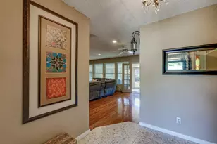2805 Hedgeway Dr, Arlington, TX 76016 - Photo 5