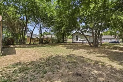 910 Loney Street, Fort Worth, TX 76104 - Photo 7