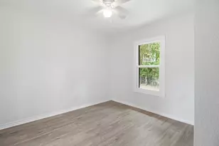 910 Loney St, Fort Worth, TX 76104 - Photo 35