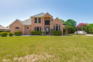 2828 S Lakeview Dr, Cedar Hill, TX 75104 - Photo 1