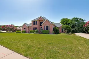 2828 S Lakeview Dr, Cedar Hill, TX 75104 - Photo 1