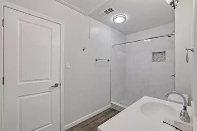 924 Nolte Drive, Dallas, TX 75208 - Photo 17