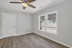 924 Nolte Dr, Dallas, TX 75208 - Photo 15