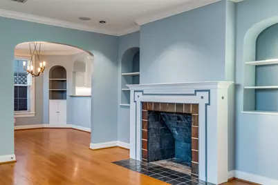 818 Valencia Street, Dallas, TX 75223 - Photo 7