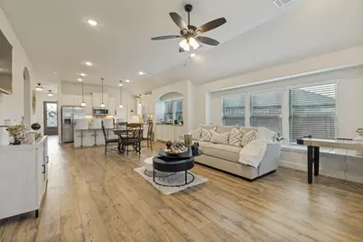 127 Woodlands Way, Balch Springs, TX 75181 - Photo 5