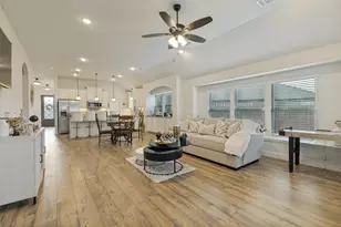 127 Woodlands Way, Balch Springs, TX 75181 - Photo 5