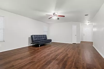8421 River Bluffs Drive, Arlington, TX 76002 - Photo 3