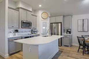 982 E Villas Ct, Lewisville, TX 75067 - Photo 3