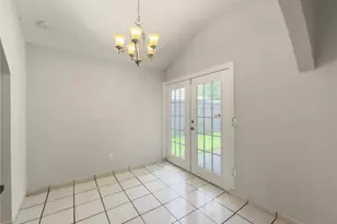 614 Red Coat Ln, Arlington, TX 76002 - Photo 11