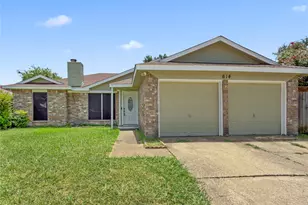 614 Red Coat Ln, Arlington, TX 76002 - Photo 1