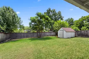 614 Red Coat Ln, Arlington, TX 76002 - Photo 23