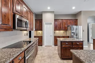 721 Date Ct, Burleson, TX 76028 - Photo 5