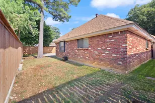 3709 Danbury Dr, Arlington, TX 76016 - Photo 39
