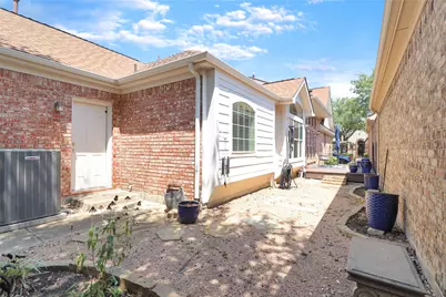 8604 Beetle Nut Lane, North Richland Hills, TX 76180 - Photo 7